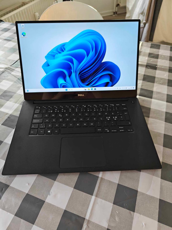 Dell XPS 15 9560 38 GHz 16 GB ram