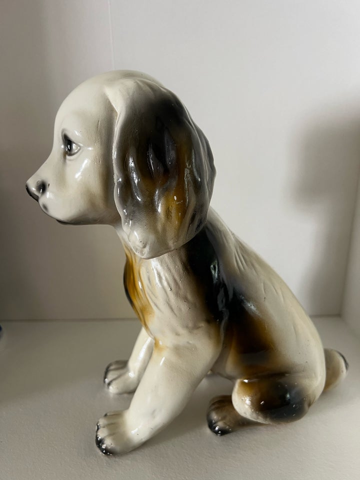 Flot gammel patineret hunde figur