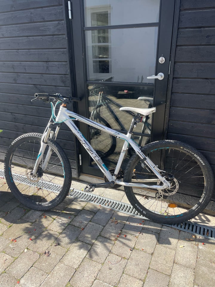 andet mærke, anden mountainbike,