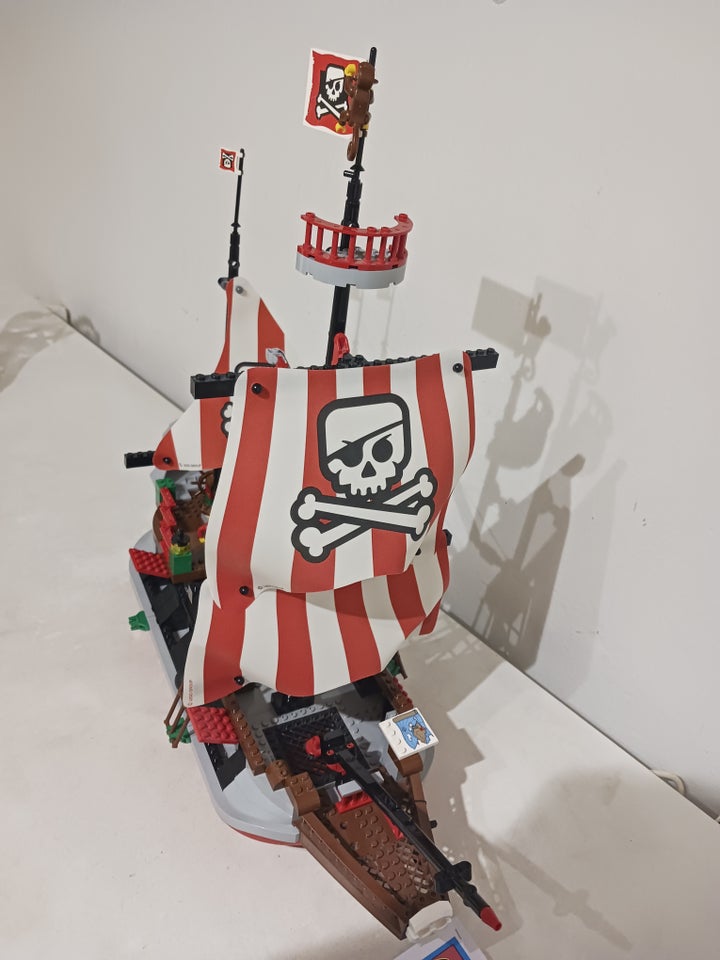 Lego Pirates, 7075