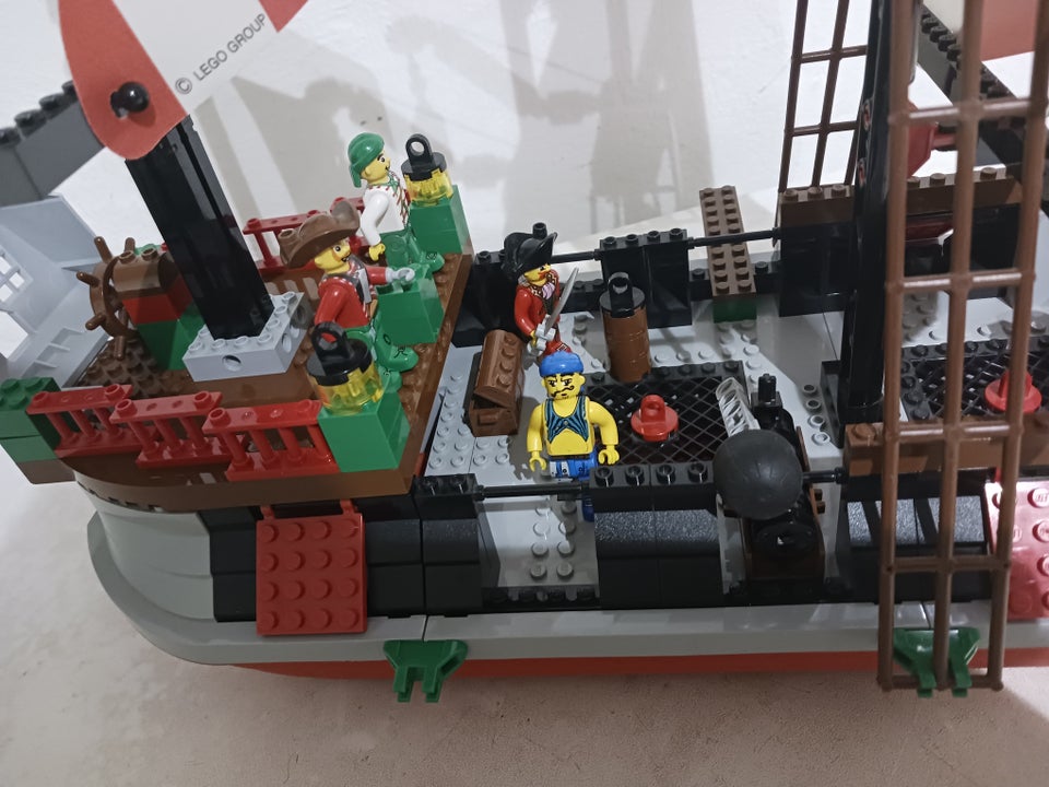 Lego Pirates, 7075