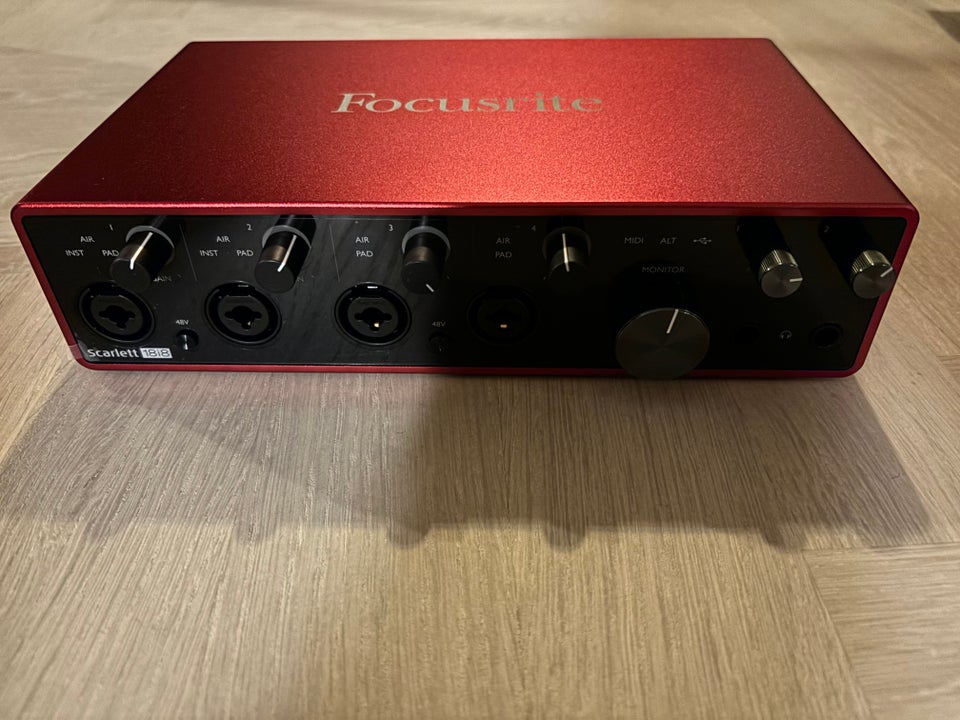 Lydkort, Focusrite Scarlett 18i8