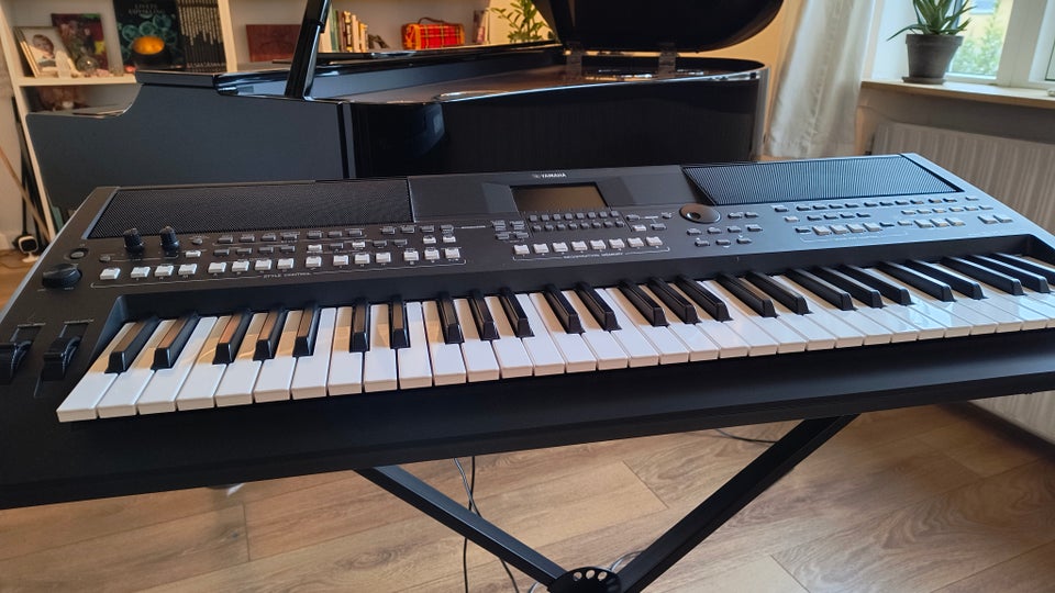 Keyboard, Yamaha PSR-SX600