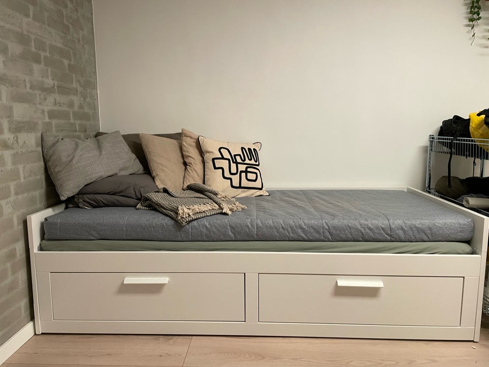 Sovesofa, Ikea brimnes, b: 90 l: 205