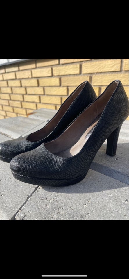 Pumps, str. 39, Tamaris