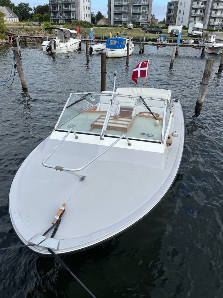 Coronet 21 DC Daycruiser årg