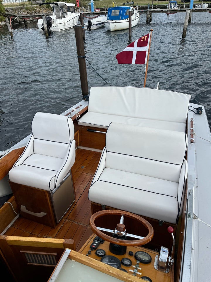 Coronet 21 DC Daycruiser årg