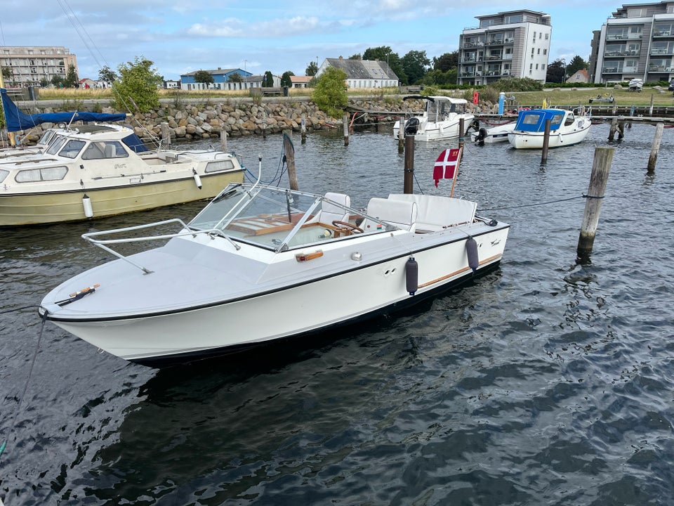 Coronet 21 DC Daycruiser årg