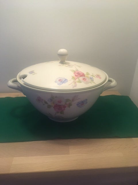 Porcelæn Bowle / Terrin