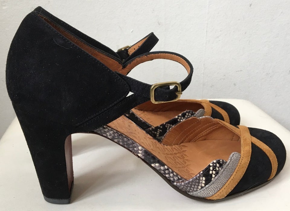 Pumps, str. 37, Chie Mihara