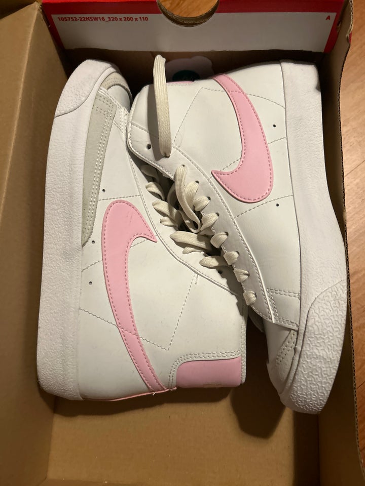 Sneakers, str. 38, Nike blazer mid