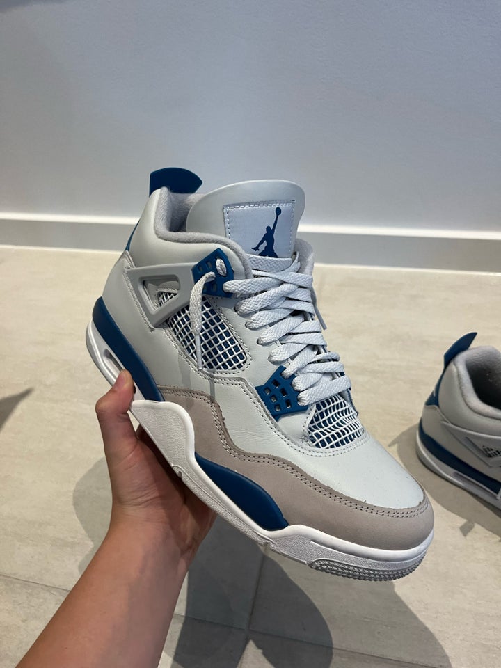 Sneakers Jordan str 43