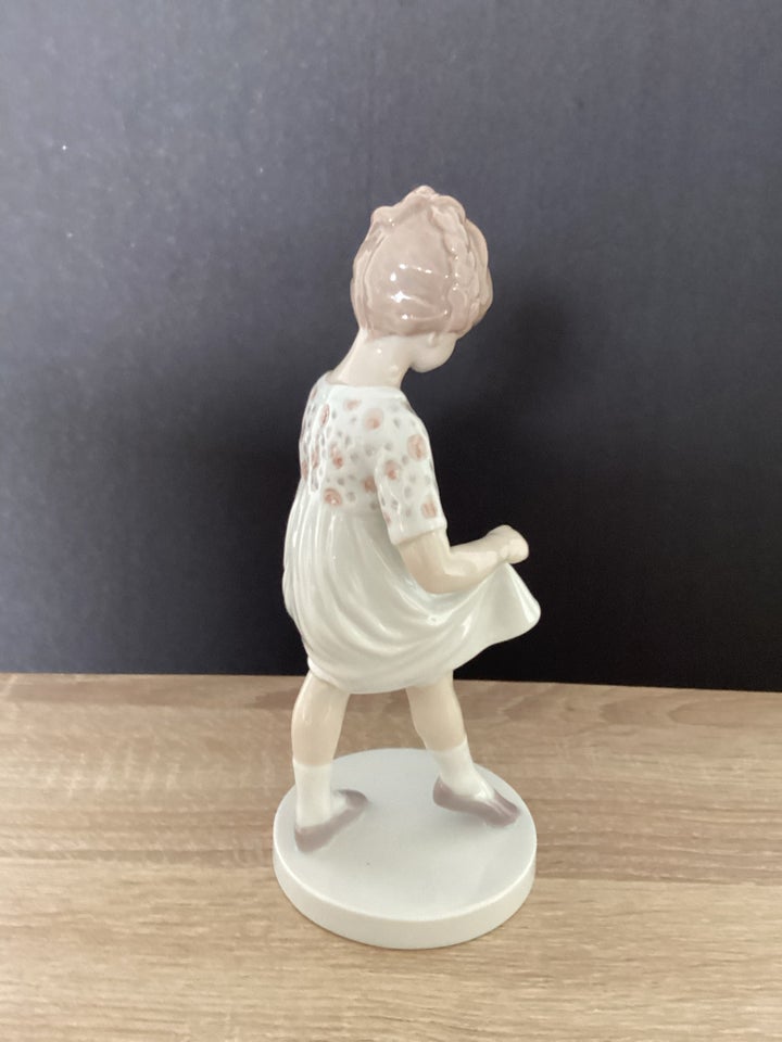 Pige figur i porcelæn BG