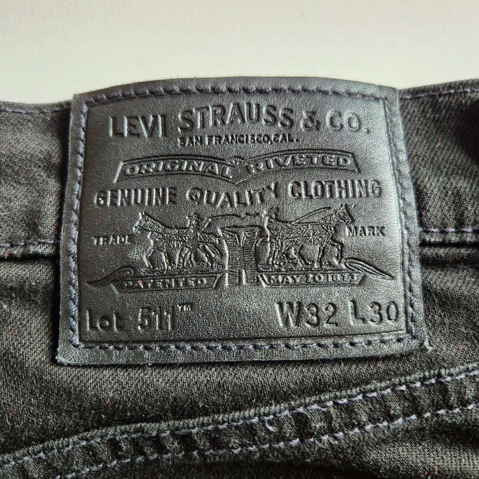 Bukser Levis str 32