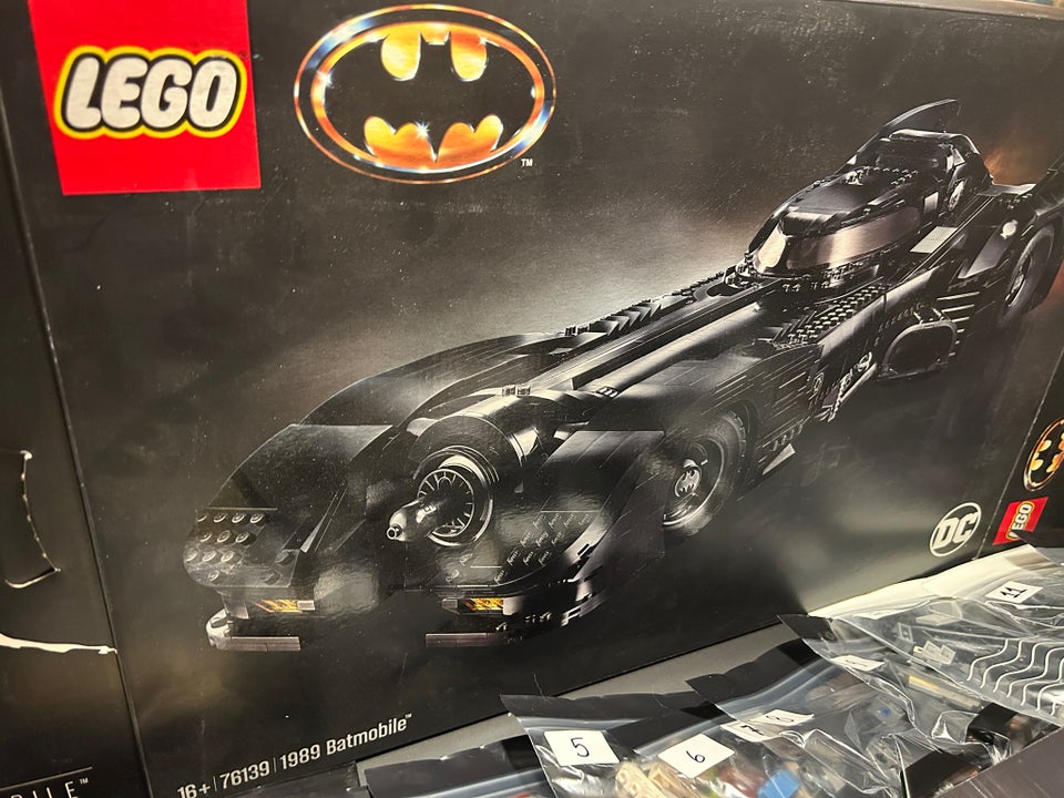 Lego Super heroes 1989 Batmobile