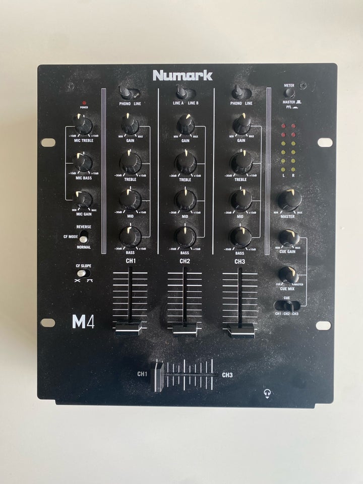 Mixer, Numark M4