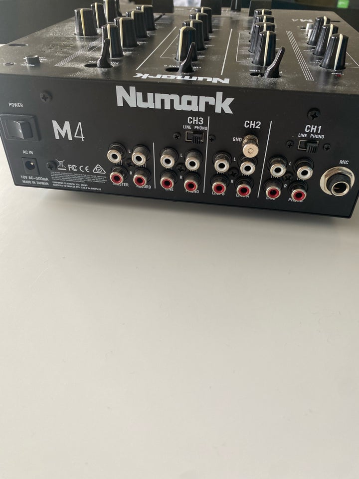 Mixer, Numark M4