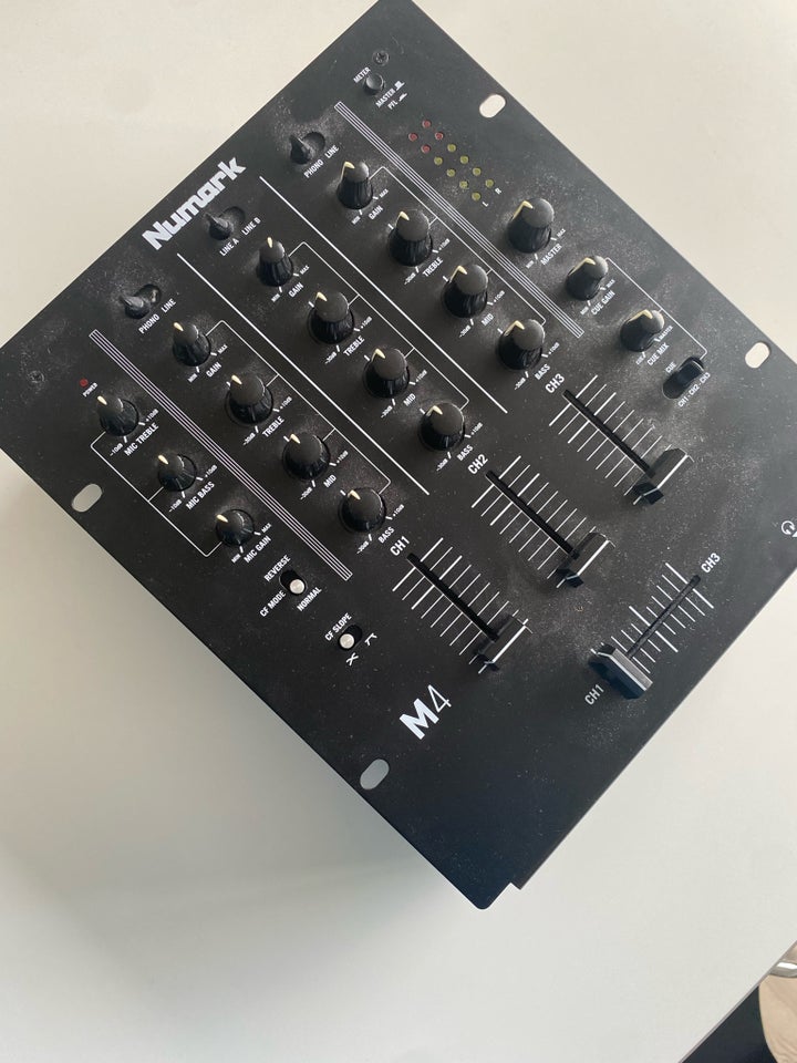 Mixer, Numark M4