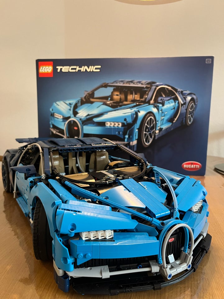 Lego Technic, Bugatti Chiron 42083