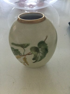 Porcelæn Vase håndmalet fra 1970