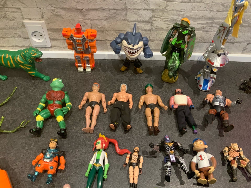 Gamle actionfigurer, Diverse