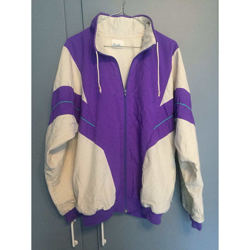 Windbreaker, str. 44, Treat retro