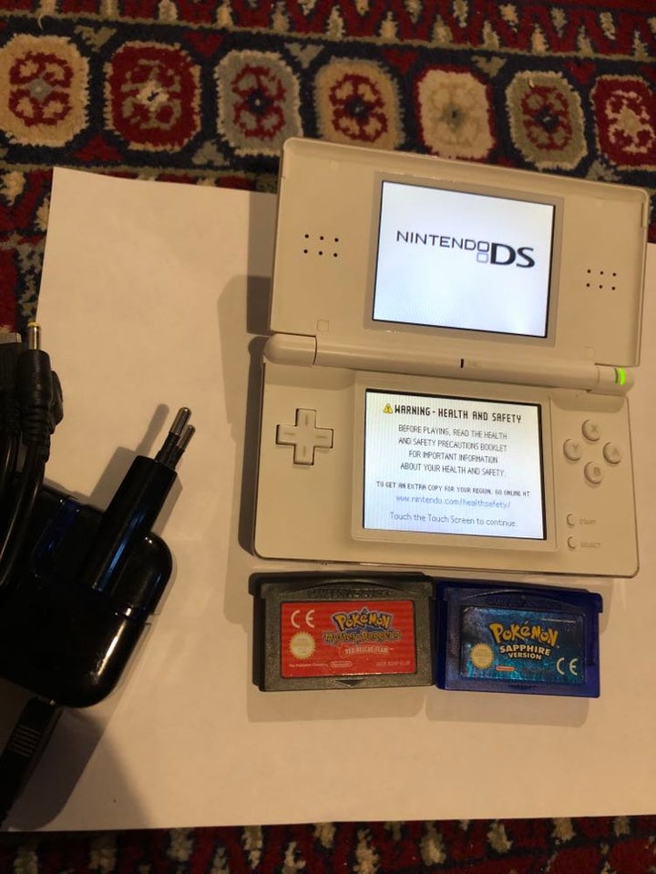 Nintendo DS Lite + Pokemon