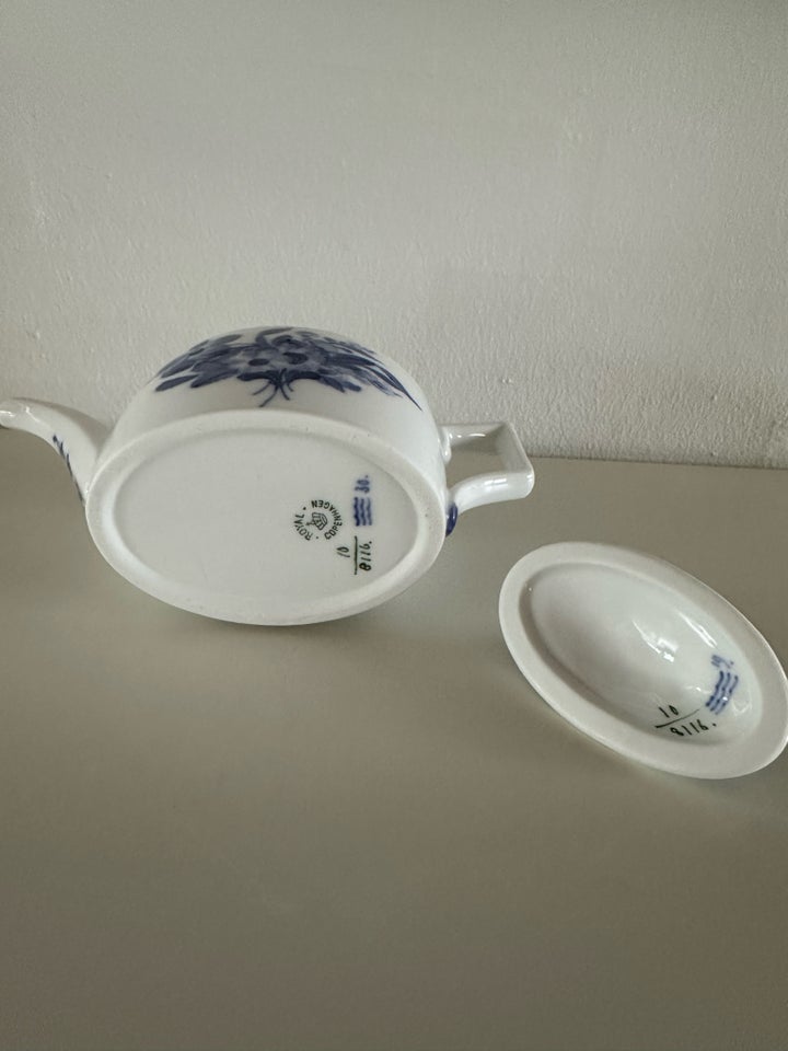 Porcelæn, Sjælden oval tekande i