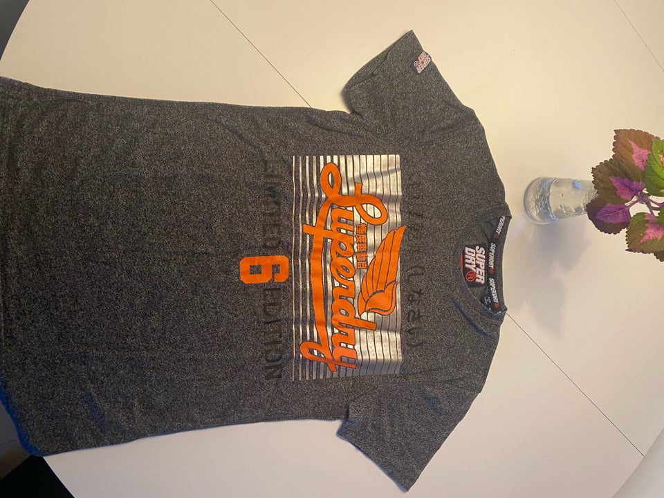 T-shirt Superdry str XS