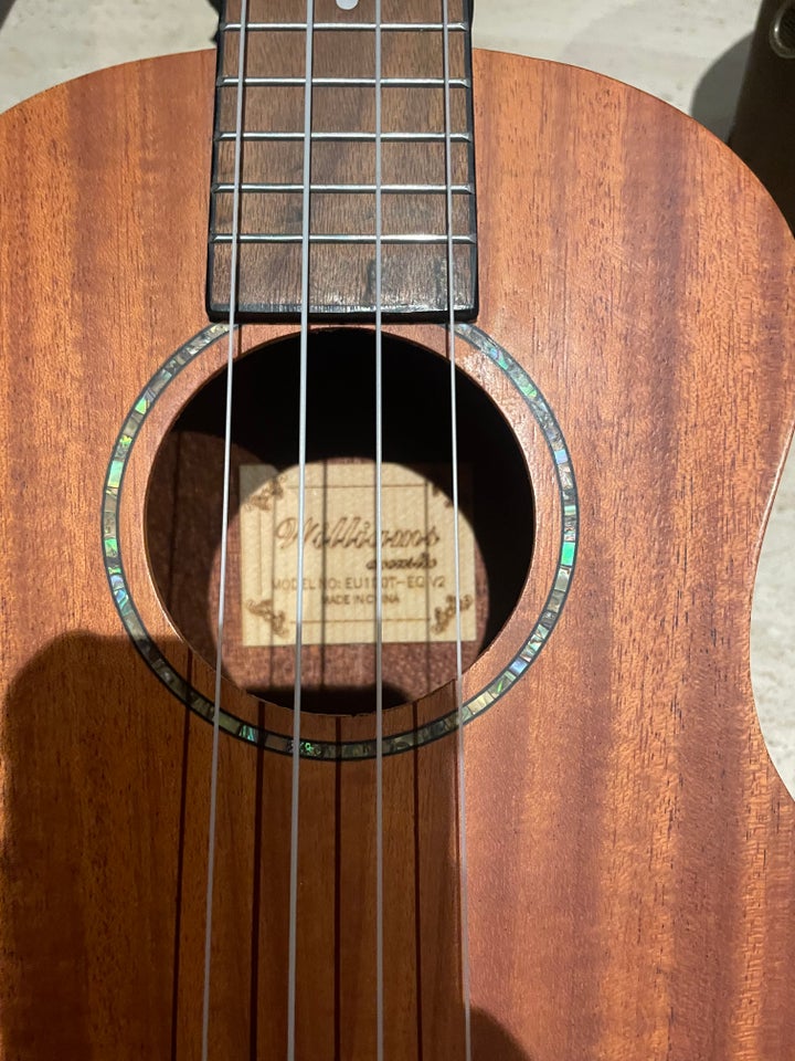 Ukulele, Williams EU100T-EQ v2