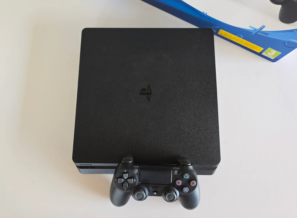 Playstation 4 Slim 500 GB Perfekt