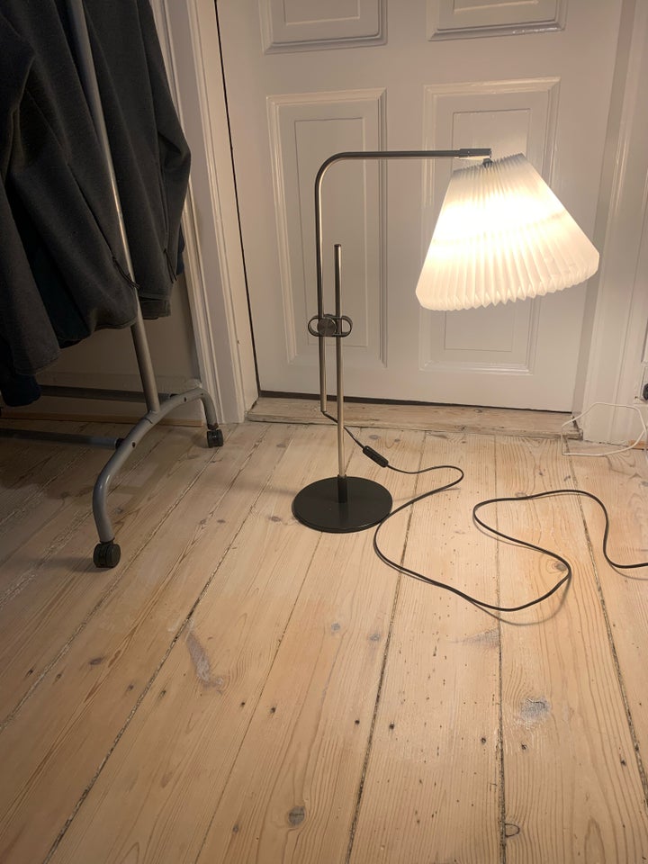 Kaare Klint bordlampe