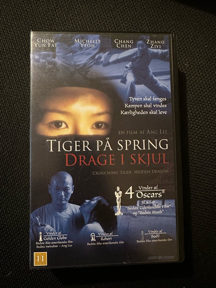 Action Tiger på spring drage i