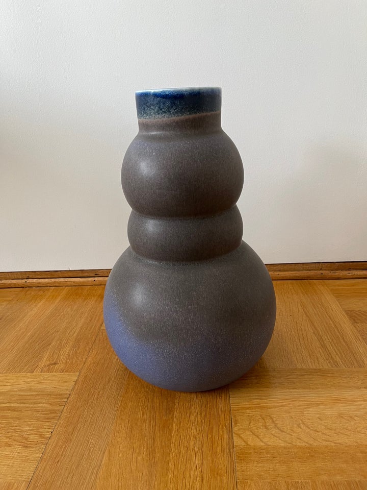 Vase Nils Møller