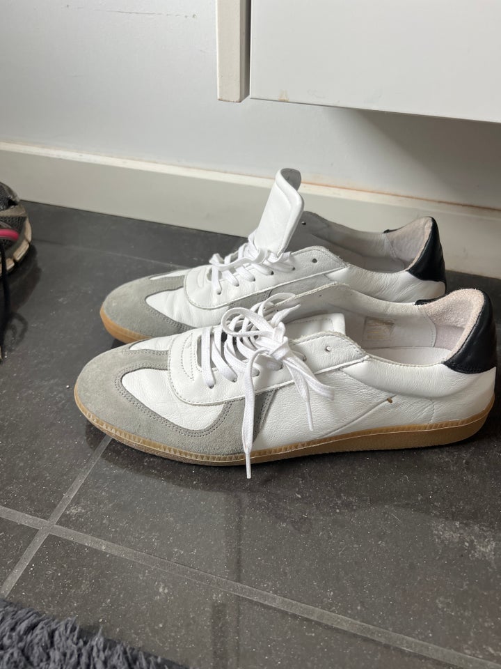 Sneakers Junk de luxe str 44