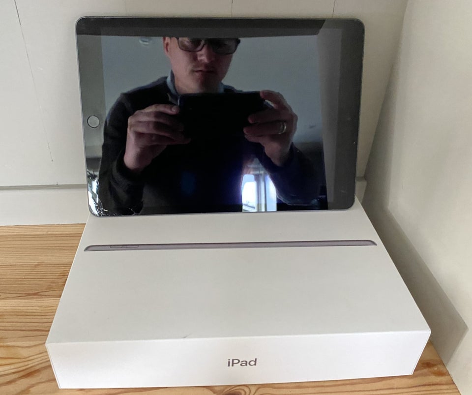 iPad 9, 64 GB, sort