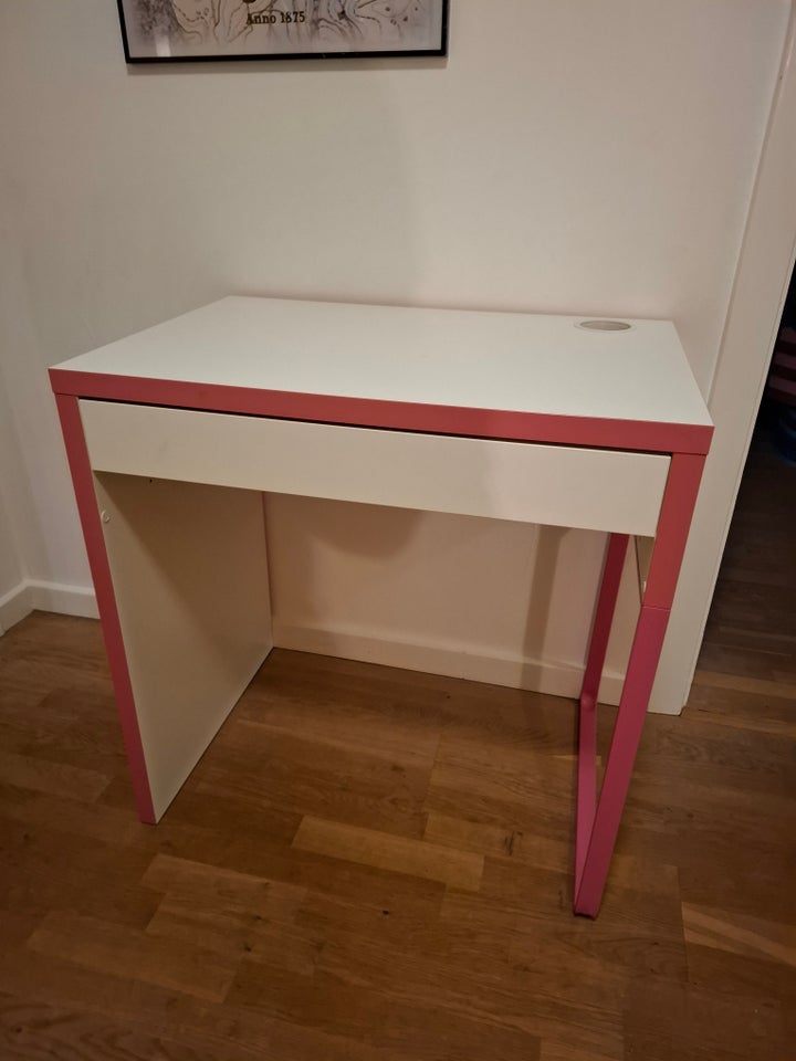 Skrivebord, IKEA Micke, b: 73 d: 50