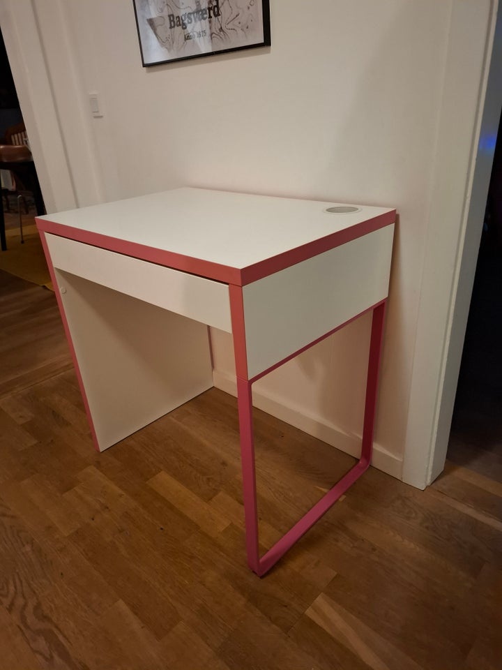 Skrivebord, IKEA Micke, b: 73 d: 50