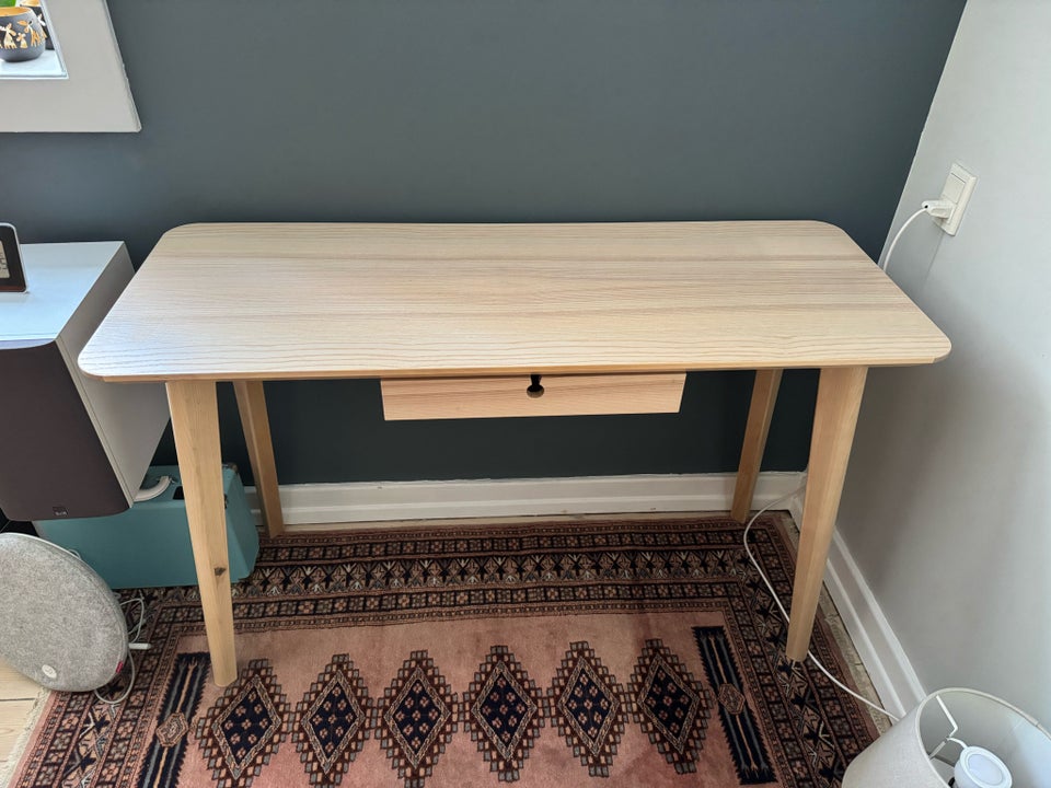 Skrivebord, Ikea , b: 118 d: 45 h: 78