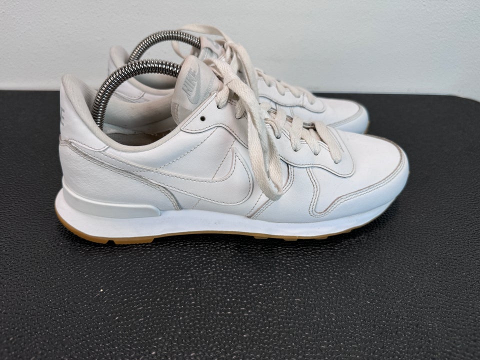 Sneakers, str. 40,5, Nike