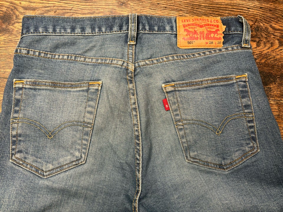 Jeans, Levis, str. 28