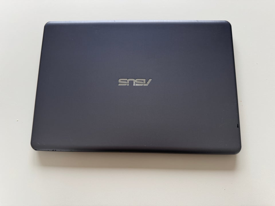 Asus E406M