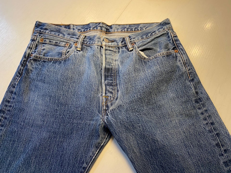 Jeans, Levi Strauss  Co., str. 34