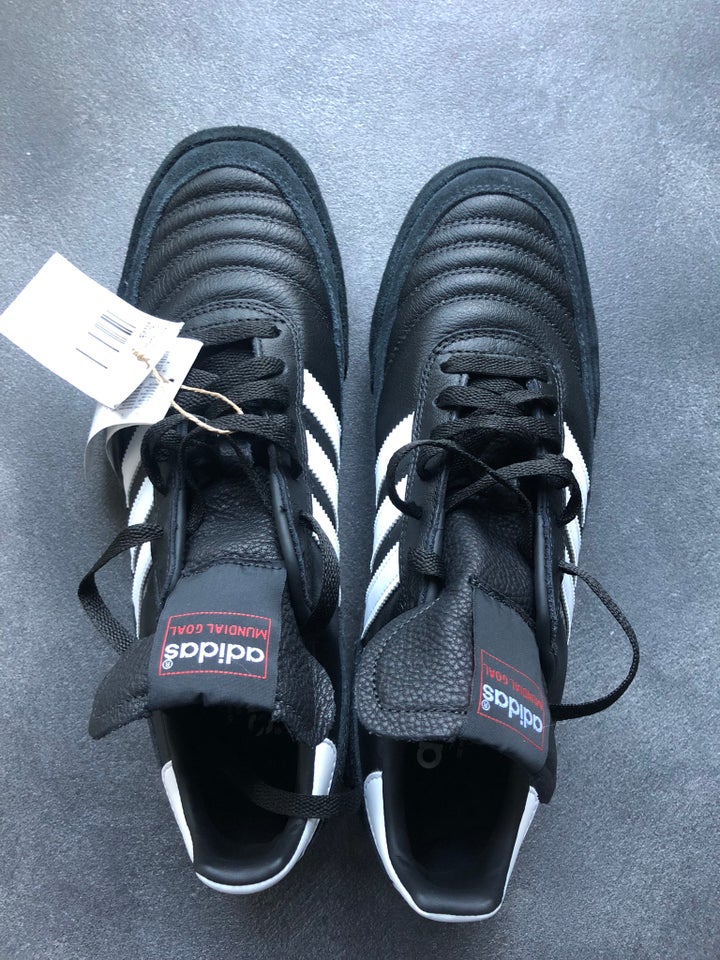 Sportssko Adidas str 44