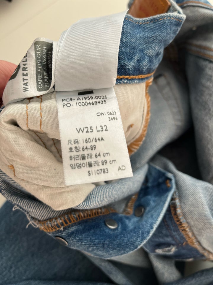 Jeans, Levi’s, str. 25