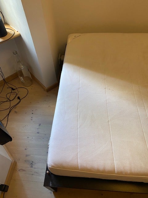 Dobbeltseng Ikea Malm b: 155 l: