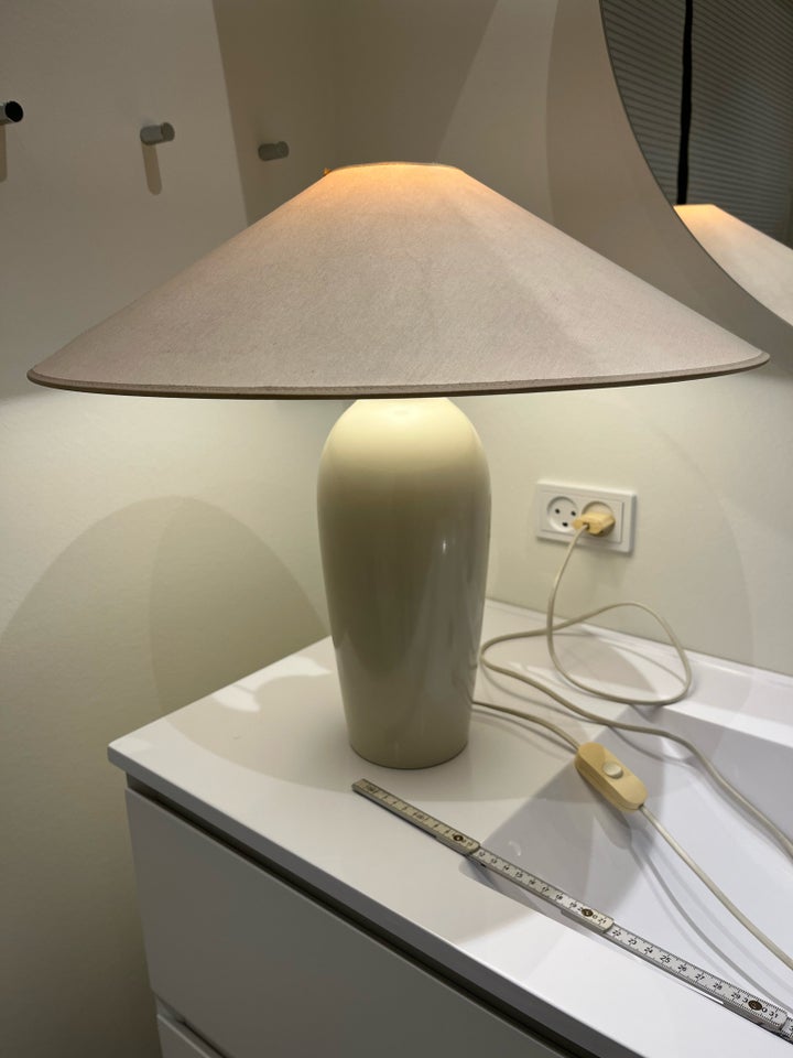 Anden bordlampe, Ukendt