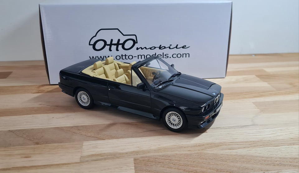 Modelbil BMW M3 E30 skala 1/18