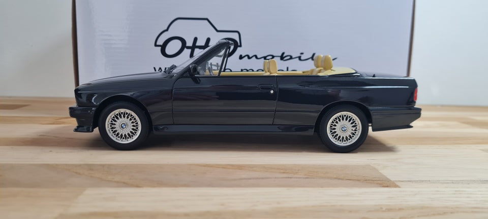 Modelbil BMW M3 E30 skala 1/18