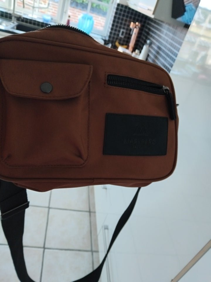 Crossbody, Markberg